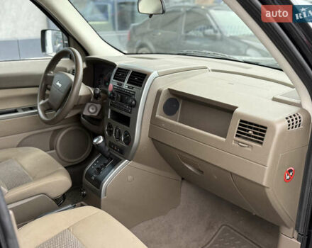 Чорний Джип Patriot, об'ємом двигуна 2.36 л та пробігом 204 тис. км за 7900 $, фото 8 на Automoto.ua