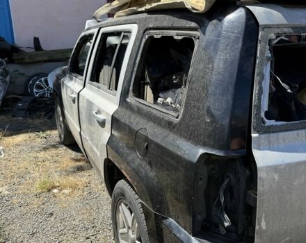 Черный Джип Патриот, объемом двигателя 2 л и пробегом 200 тыс. км за 3000 $, фото 2 на Automoto.ua