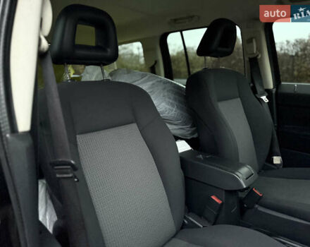 Черный Джип Патриот, объемом двигателя 2.36 л и пробегом 150 тыс. км за 7900 $, фото 24 на Automoto.ua