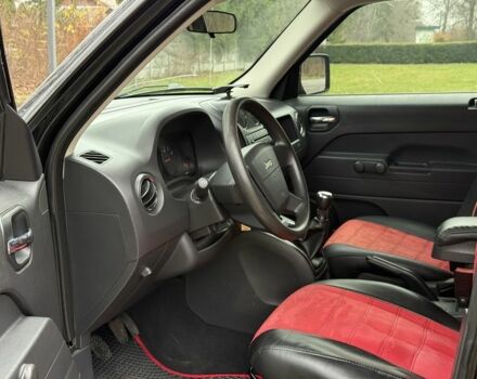 Чорний Джип Patriot, об'ємом двигуна 2 л та пробігом 240 тис. км за 8500 $, фото 12 на Automoto.ua