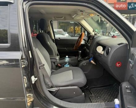 Черный Джип Патриот, объемом двигателя 2.14 л и пробегом 226 тыс. км за 11000 $, фото 8 на Automoto.ua