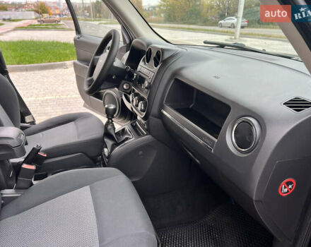 Черный Джип Патриот, объемом двигателя 2.14 л и пробегом 283 тыс. км за 9999 $, фото 31 на Automoto.ua