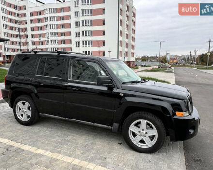 Черный Джип Патриот, объемом двигателя 2.14 л и пробегом 283 тыс. км за 9999 $, фото 3 на Automoto.ua