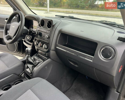 Черный Джип Патриот, объемом двигателя 2.14 л и пробегом 283 тыс. км за 9999 $, фото 35 на Automoto.ua