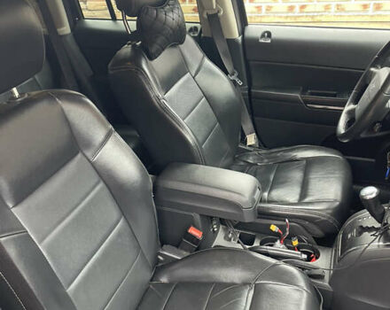 Чорний Джип Patriot, об'ємом двигуна 2.4 л та пробігом 225 тис. км за 9300 $, фото 9 на Automoto.ua