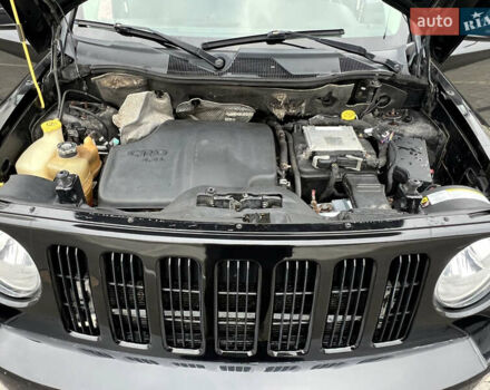 Черный Джип Патриот, объемом двигателя 2.14 л и пробегом 283 тыс. км за 9999 $, фото 1 на Automoto.ua