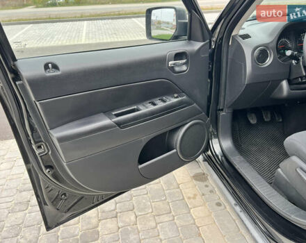 Черный Джип Патриот, объемом двигателя 2.14 л и пробегом 283 тыс. км за 9999 $, фото 23 на Automoto.ua