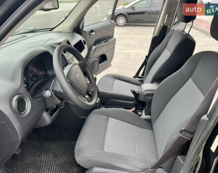 Черный Джип Патриот, объемом двигателя 2.14 л и пробегом 283 тыс. км за 9999 $, фото 10 на Automoto.ua