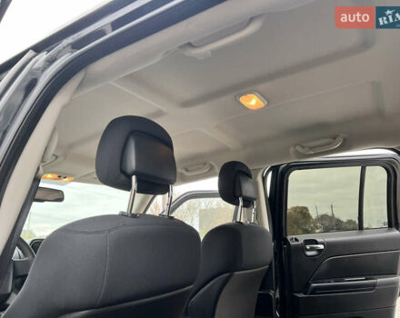 Черный Джип Патриот, объемом двигателя 2.14 л и пробегом 283 тыс. км за 9999 $, фото 18 на Automoto.ua