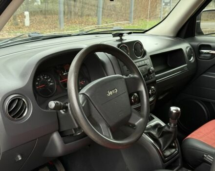 Чорний Джип Patriot, об'ємом двигуна 2 л та пробігом 240 тис. км за 8500 $, фото 13 на Automoto.ua