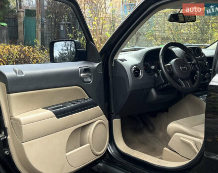 Чорний Джип Patriot, об'ємом двигуна 2.36 л та пробігом 170 тис. км за 9200 $, фото 9 на Automoto.ua
