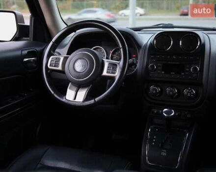 Черный Джип Патриот, объемом двигателя 2.36 л и пробегом 230 тыс. км за 9600 $, фото 10 на Automoto.ua