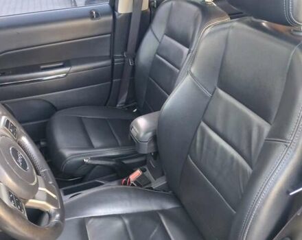 Черный Джип Патриот, объемом двигателя 2.36 л и пробегом 220 тыс. км за 12000 $, фото 8 на Automoto.ua