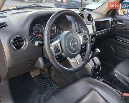 Черный Джип Патриот, объемом двигателя 2.36 л и пробегом 220 тыс. км за 12000 $, фото 6 на Automoto.ua