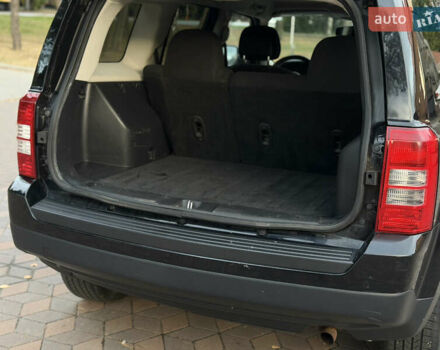 Черный Джип Патриот, объемом двигателя 2.4 л и пробегом 197 тыс. км за 9999 $, фото 62 на Automoto.ua