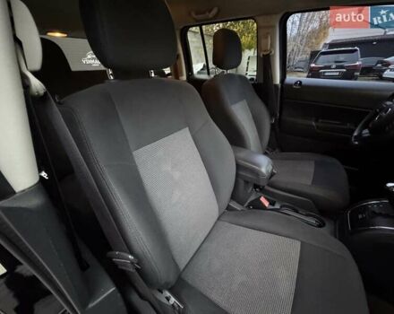 Чорний Джип Patriot, об'ємом двигуна 2 л та пробігом 283 тис. км за 8900 $, фото 26 на Automoto.ua