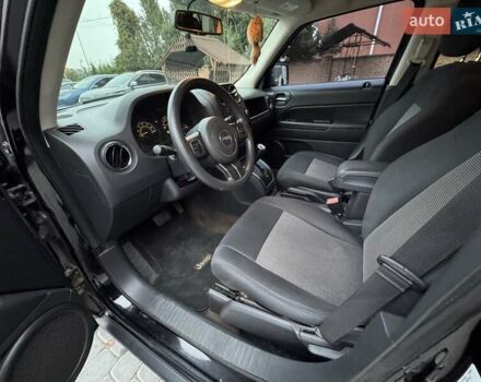 Чорний Джип Patriot, об'ємом двигуна 2 л та пробігом 283 тис. км за 8900 $, фото 1 на Automoto.ua