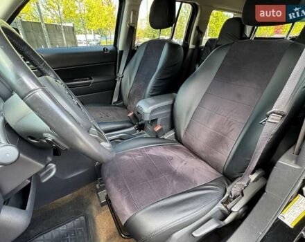 Чорний Джип Patriot, об'ємом двигуна 2.36 л та пробігом 123 тис. км за 10690 $, фото 7 на Automoto.ua