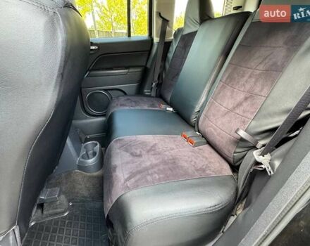 Чорний Джип Patriot, об'ємом двигуна 2.36 л та пробігом 123 тис. км за 10690 $, фото 8 на Automoto.ua