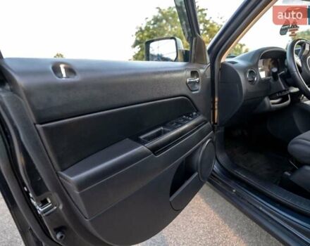 Чорний Джип Patriot, об'ємом двигуна 2.36 л та пробігом 190 тис. км за 11000 $, фото 5 на Automoto.ua