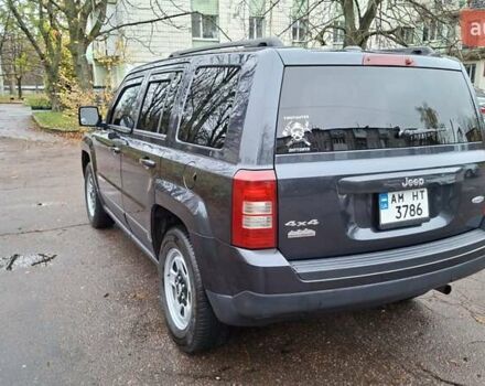 Черный Джип Патриот, объемом двигателя 2.36 л и пробегом 187 тыс. км за 10800 $, фото 4 на Automoto.ua