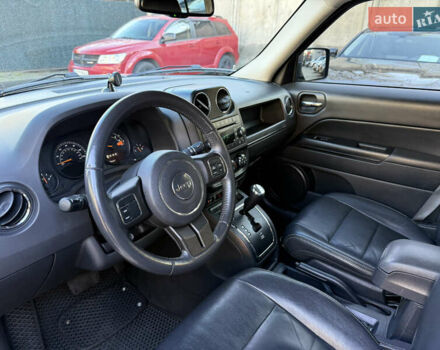 Чорний Джип Patriot, об'ємом двигуна 2.4 л та пробігом 128 тис. км за 10300 $, фото 8 на Automoto.ua