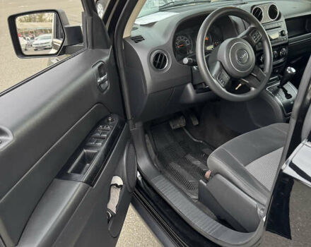 Чорний Джип Patriot, об'ємом двигуна 2.36 л та пробігом 187 тис. км за 10900 $, фото 13 на Automoto.ua