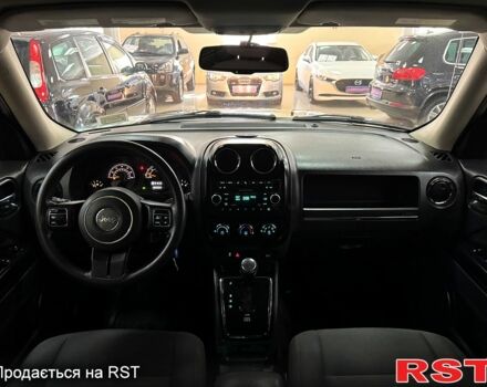 Чорний Джип Patriot, об'ємом двигуна 2.4 л та пробігом 109 тис. км за 10400 $, фото 9 на Automoto.ua