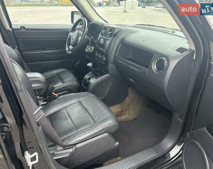Чорний Джип Patriot, об'ємом двигуна 2 л та пробігом 153 тис. км за 12500 $, фото 10 на Automoto.ua