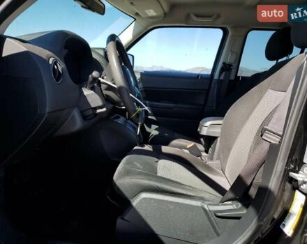 Чорний Джип Patriot, об'ємом двигуна 2.36 л та пробігом 116 тис. км за 1000 $, фото 6 на Automoto.ua