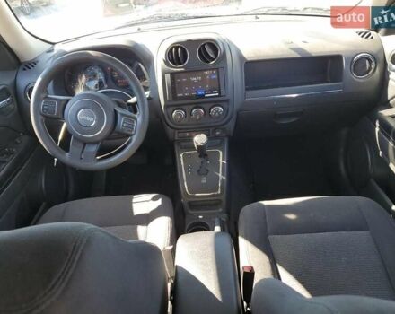 Чорний Джип Patriot, об'ємом двигуна 2.36 л та пробігом 116 тис. км за 1000 $, фото 7 на Automoto.ua