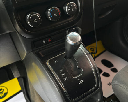 Черный Джип Патриот, объемом двигателя 2.4 л и пробегом 200 тыс. км за 9800 $, фото 21 на Automoto.ua