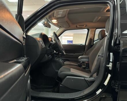 Чорний Джип Patriot, об'ємом двигуна 2.4 л та пробігом 109 тис. км за 10400 $, фото 12 на Automoto.ua