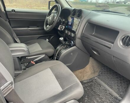 Черный Джип Патриот, объемом двигателя 2.4 л и пробегом 200 тыс. км за 10000 $, фото 6 на Automoto.ua