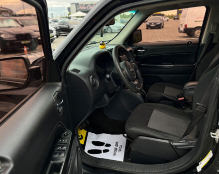 Черный Джип Патриот, объемом двигателя 2.4 л и пробегом 200 тыс. км за 9800 $, фото 10 на Automoto.ua