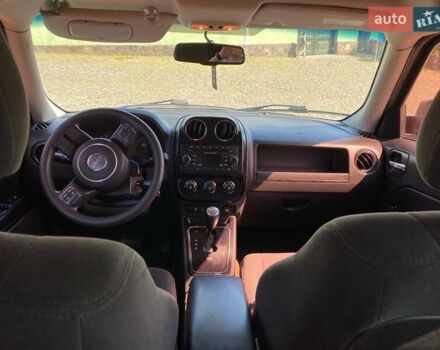 Черный Джип Патриот, объемом двигателя 2.36 л и пробегом 210 тыс. км за 8400 $, фото 10 на Automoto.ua