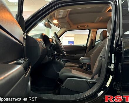 Чорний Джип Patriot, об'ємом двигуна 2.4 л та пробігом 109 тис. км за 10400 $, фото 8 на Automoto.ua