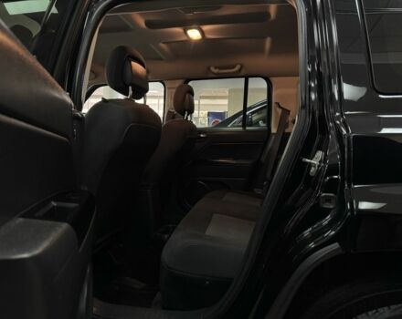 Чорний Джип Patriot, об'ємом двигуна 2.4 л та пробігом 109 тис. км за 10400 $, фото 10 на Automoto.ua