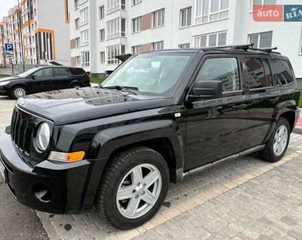 Черный Джип Патриот, объемом двигателя 2.14 л и пробегом 283 тыс. км за 9999 $, фото 1 на Automoto.ua