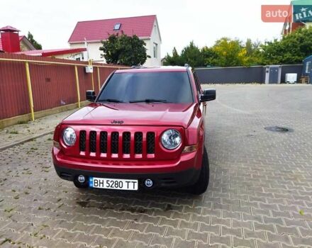 Красный Джип Патриот, объемом двигателя 2.36 л и пробегом 180 тыс. км за 8800 $, фото 1 на Automoto.ua