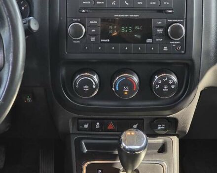 Красный Джип Патриот, объемом двигателя 2 л и пробегом 93 тыс. км за 12500 $, фото 5 на Automoto.ua