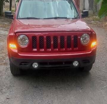 Джип Патриот 2016 в Кривом Роге на Automoto.ua Красный Джип Патриот, объемом двигателя 2 л и пробегом 86 тыс. км за 12000 $, фото 5 на Automoto.ua