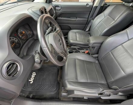 Красный Джип Патриот, объемом двигателя 2.4 л и пробегом 59 тыс. км за 4600 $, фото 9 на Automoto.ua