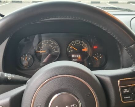 Серый Джип Патриот, объемом двигателя 2.4 л и пробегом 164 тыс. км за 10500 $, фото 2 на Automoto.ua