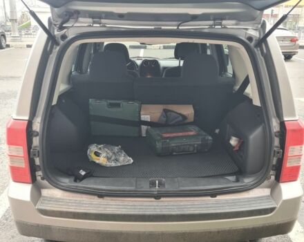 Серый Джип Патриот, объемом двигателя 2.4 л и пробегом 164 тыс. км за 10500 $, фото 6 на Automoto.ua