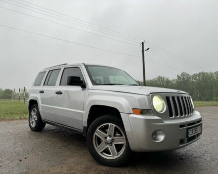 Серый Джип Патриот, объемом двигателя 2.4 л и пробегом 322 тыс. км за 5600 $, фото 2 на Automoto.ua
