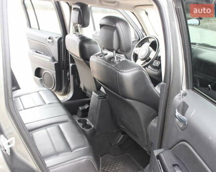 Серый Джип Патриот, объемом двигателя 2.4 л и пробегом 222 тыс. км за 8900 $, фото 40 на Automoto.ua