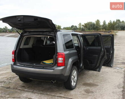 Серый Джип Патриот, объемом двигателя 2.4 л и пробегом 222 тыс. км за 8900 $, фото 66 на Automoto.ua