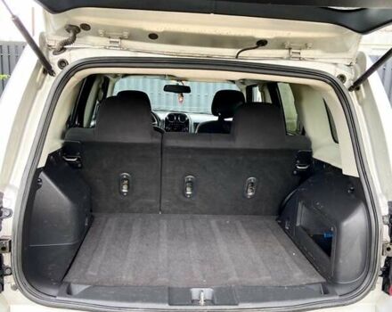 Серый Джип Патриот, объемом двигателя 2.4 л и пробегом 380 тыс. км за 7900 $, фото 3 на Automoto.ua