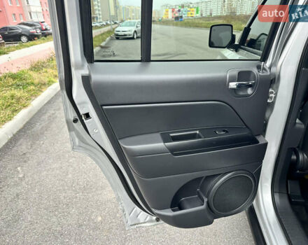 Сірий Джип Patriot, об'ємом двигуна 2.4 л та пробігом 212 тис. км за 8999 $, фото 43 на Automoto.ua